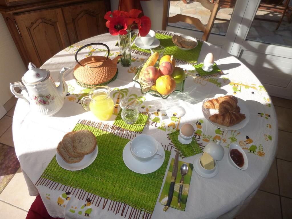 La Roulotte De Pommette Et Billy Bed and Breakfast La Hoguette Buitenkant foto